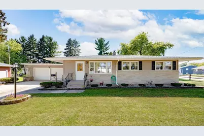 426 W Plymouth Street, Jefferson, WI 53549 - Photo 1