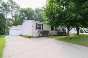 44 Terri Cir Dr, Holmen, WI 54636 - Photo 1