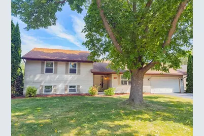 915 Castle Drive, Sun Prairie, WI 53590 - Photo 1