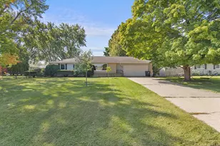 864 E Holiday Dr, Beloit, WI 53511 - Photo 1