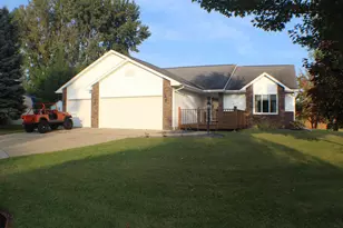 305 Hyland Ave, Tomah, WI 54660 - Photo 1