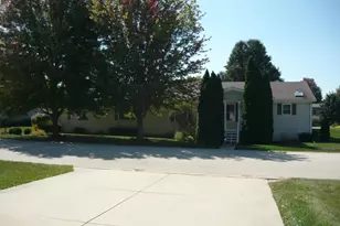 5643 Irving Blvd, Machesney Park, IL 61115 - Photo 1