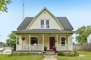 913 Prospect Ave, Portage, WI 53901 - Photo 1