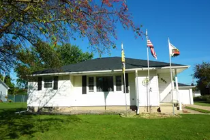 595 Carrington St, Waupun, WI 53963 - Photo 1