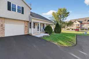 994 Chandler Ln, Sun Prairie, WI 53590 - Photo 1