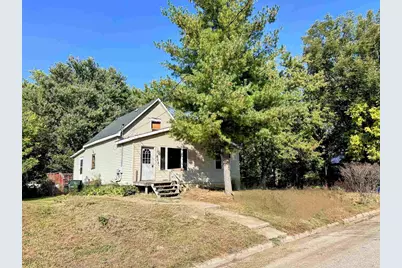 803 N Prairie Street, Prairie Du Chien, WI 53821 - Photo 1