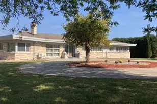 638 Vine St, West Bend, WI 53095 - Photo 1