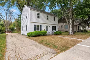 614 S Lincoln Ave, Beaver Dam, WI 53916 - Photo 1