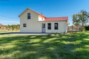 2425 S Oakhill Ave, Janesville, WI 53546 - Photo 1