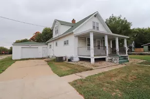 255 E Memorial Dr, Janesville, WI 53545 - Photo 1