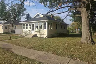 1402 S Osborne Ave, Janesville, WI 53548 - Photo 1