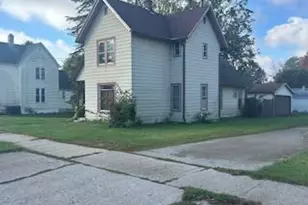 439 N Chatham St, Janesville, WI 53548 - Photo 1