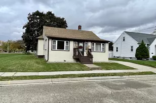 1718 Linden Ave, Janesville, WI 53548 - Photo 1