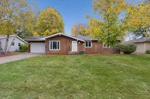 2724 Sherwood Dr, Janesville, WI 53545 - Photo 1