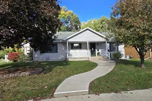 306 E Burnett St, Beaver Dam, WI 55916 - Photo 1