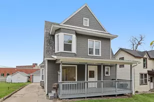 214 W Pleasant St, Portage, WI 53901 - Photo 1