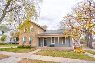 947 W Wisconsin St, Portage, WI 53901 - Photo 1