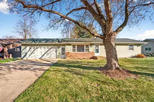 206 Moorland Dr, Markesan, WI 53946 - Photo 1