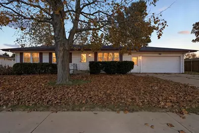 242 W Burbank Avenue, Janesville, WI 53546 - Photo 1