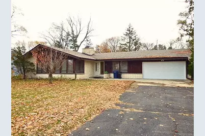 814 E Club Lane, Beloit, WI 53511 - Photo 1