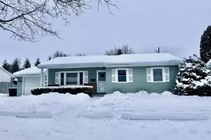 1124 MacArthur Dr, Janesville, WI 53548 - Photo 1