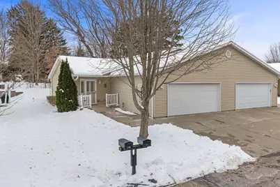 1716 Hillcrest Drive, Baraboo, WI 53913 - Photo 1