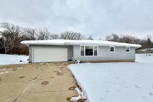 10622 N Oakway Ln, Edgerton, WI 53534 - Photo 1