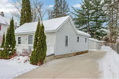 209 S Main Street, Pardeeville, WI 53954 - Photo 1