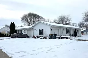 1508 Endl Blvd/501 Nadig Ct, Fort Atkinson, WI 53538 - Photo 1