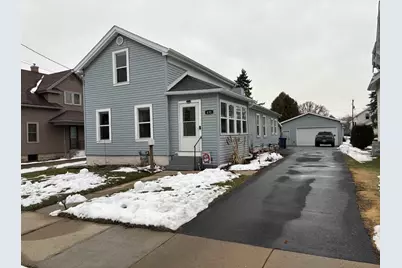 432 W 11th Avenue, Oshkosh, WI 54902 - Photo 1