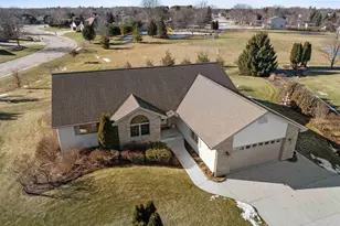 157 Meadow Ridge Dr, Sheboygan Falls, WI 53085 - Photo 1