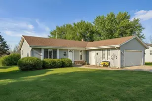 1002 Cherrywood Dr, Waukesha, WI 53188 - Photo 1