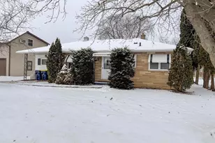 811 S Hickory St, Mauston, WI 53948 - Photo 1
