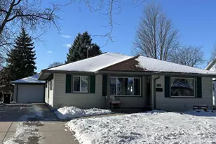 718 Grove St, Beaver Dam, WI 53916 - Photo 1