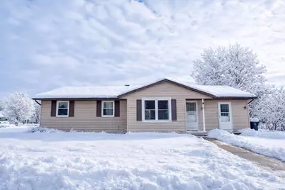 90 E Countryside Drive, Janesville, WI 53536 - Photo 1