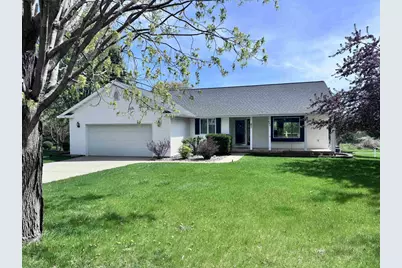 640 Mooreland Circle, Portage, WI 53901 - Photo 1