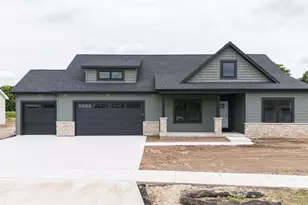 3804 N Woodbury Ln, Janesville, WI 53545 - Photo 1