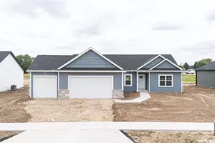 3821 N Woodbury Ln, Janesville, WI 53545 - Photo 1