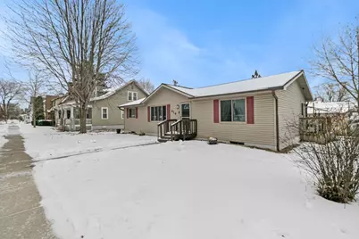 614 W Pleasant Street, Portage, WI 53901 - Photo 1