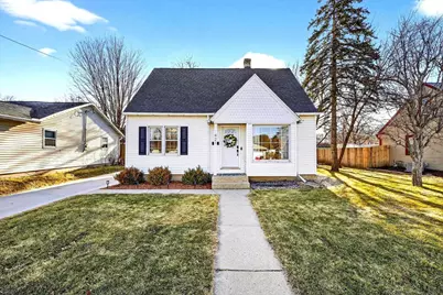 421 Bristol Street, Sun Prairie, WI 53590 - Photo 1