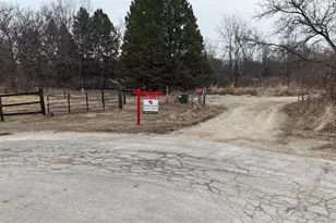 5550 Partridge Hollow Dr, Janesville, WI 53548 - Photo 1