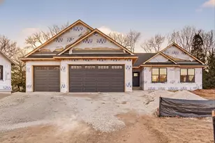 4247 Huntinghorne Dr, Janesville, WI 53546 - Photo 1