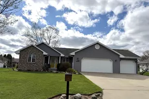 1205 Shawnee St, Fort Atkinson, WI 53538 - Photo 1