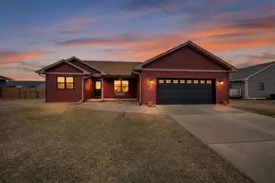 376 S 7th St, Janesville, WI 53536 - Photo 1