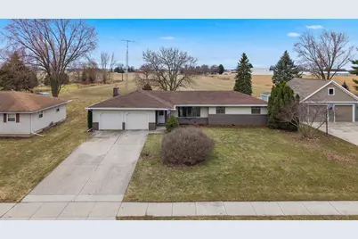 820 E Center Street, Juneau, WI 53039 - Photo 1