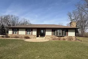1125 Parkview Dr, Tomah, WI 54660 - Photo 1