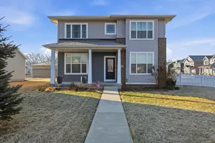 1137 O'Keeffe Ave, Sun Prairie, WI 53590 - Photo 1