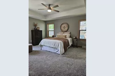 915 Sutherland Avenue, Janesville, WI 53545 - Photo 1
