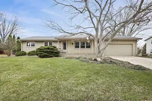 120 Walmar Dr, Sun Prairie, WI 53590 - Photo 1