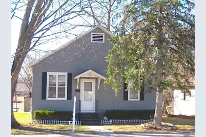 817 N Beaumont Road, Prairie Du Chien, WI 53821 - Photo 1